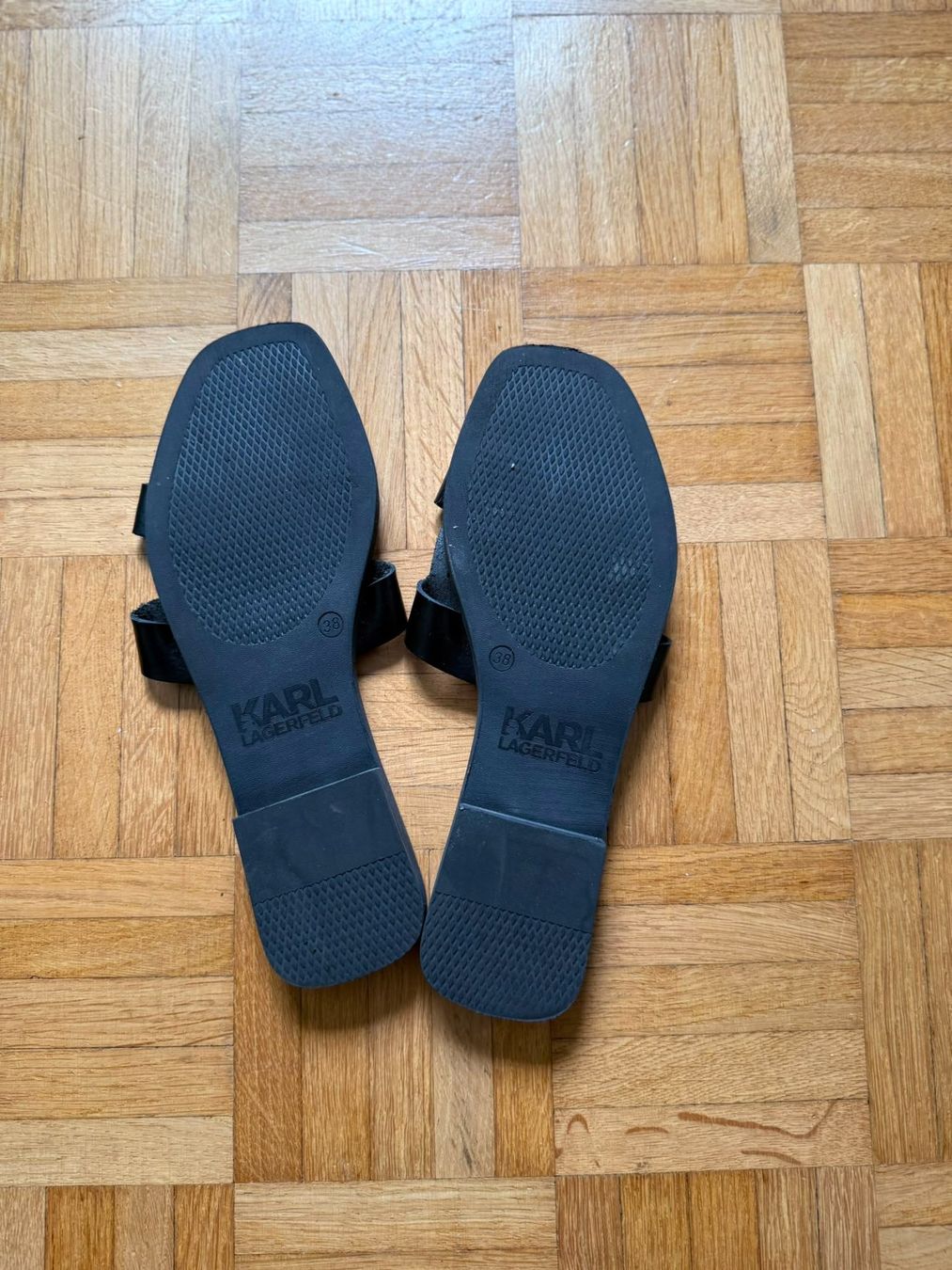 Karl Lagerfeld Scarpe da donna: Karl Lagerfeld Schlappen – Nuovo (secondo la descrizione) da Bern venduto da jbern3012 1