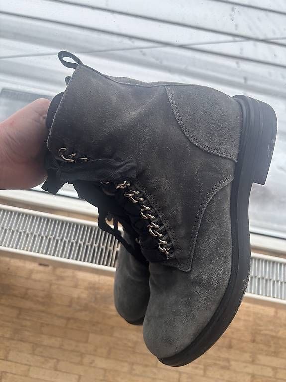 Scarpe da donna: Globus Wildleder Boots – Usato da Zürich venduto da gepaecktraeger 1