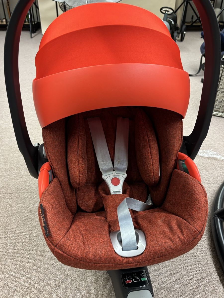 Cybex Porte-bébés ventraux & dorsaux: Babyschale – D'occasion à Pfungen par cio_cj95 2