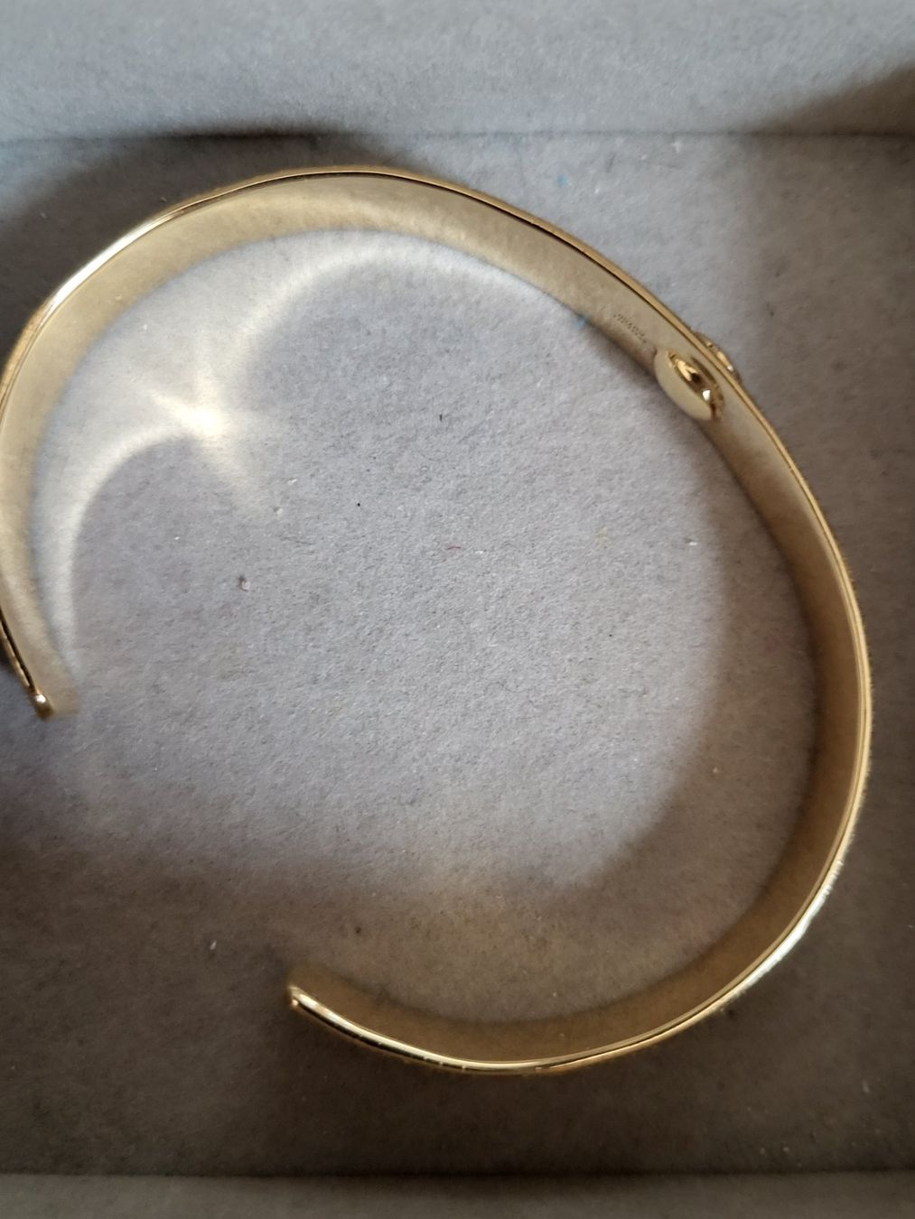 Armbänder & -reifen: Armspange Gelbgold 750 – Gebraucht aus Fehraltorf von Howe 1