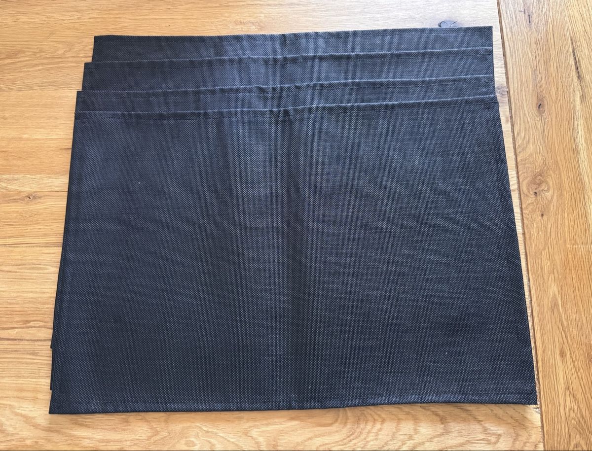 Tischset: 4 Stck.Platzsets, schwarz – Neu (gemäss Beschreibung) aus Gurmels von Orija
