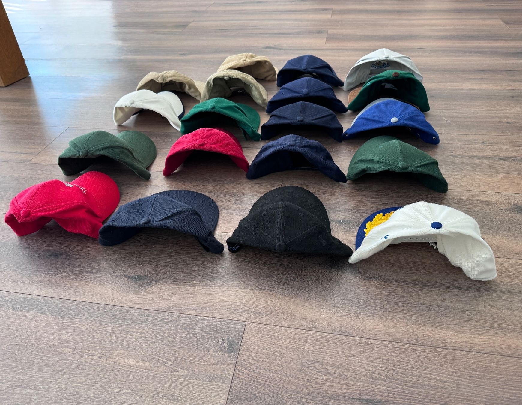 Hüte, Mützen & Caps: Lot de 19 caquettes pour homme (très bon état) – Gebraucht aus Genève von New-York12 2