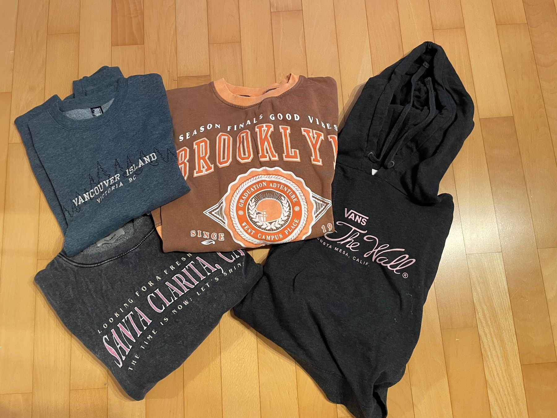 Lotti & Set di vestiti: Sweatshirts/ Hoodies, Grösse M-L. – Usato da Seengen venduto da swossi