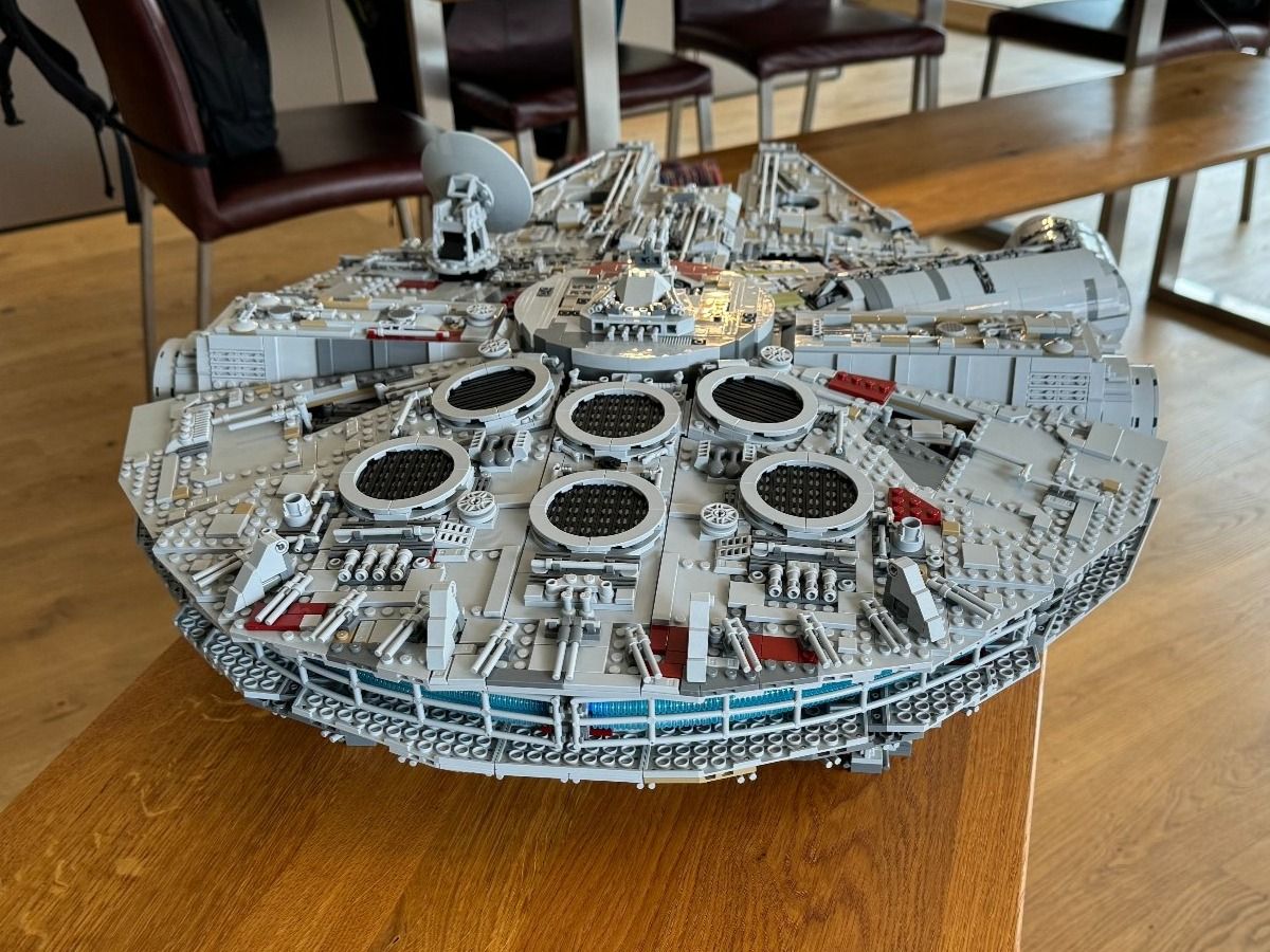 Lego Baukästen: Lego Millennium Falcon UCS 75192 – Gebraucht aus Kreuzlingen von  3