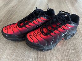 Nike Air Max plus TN Black Radiant Red, gr. 36.5
