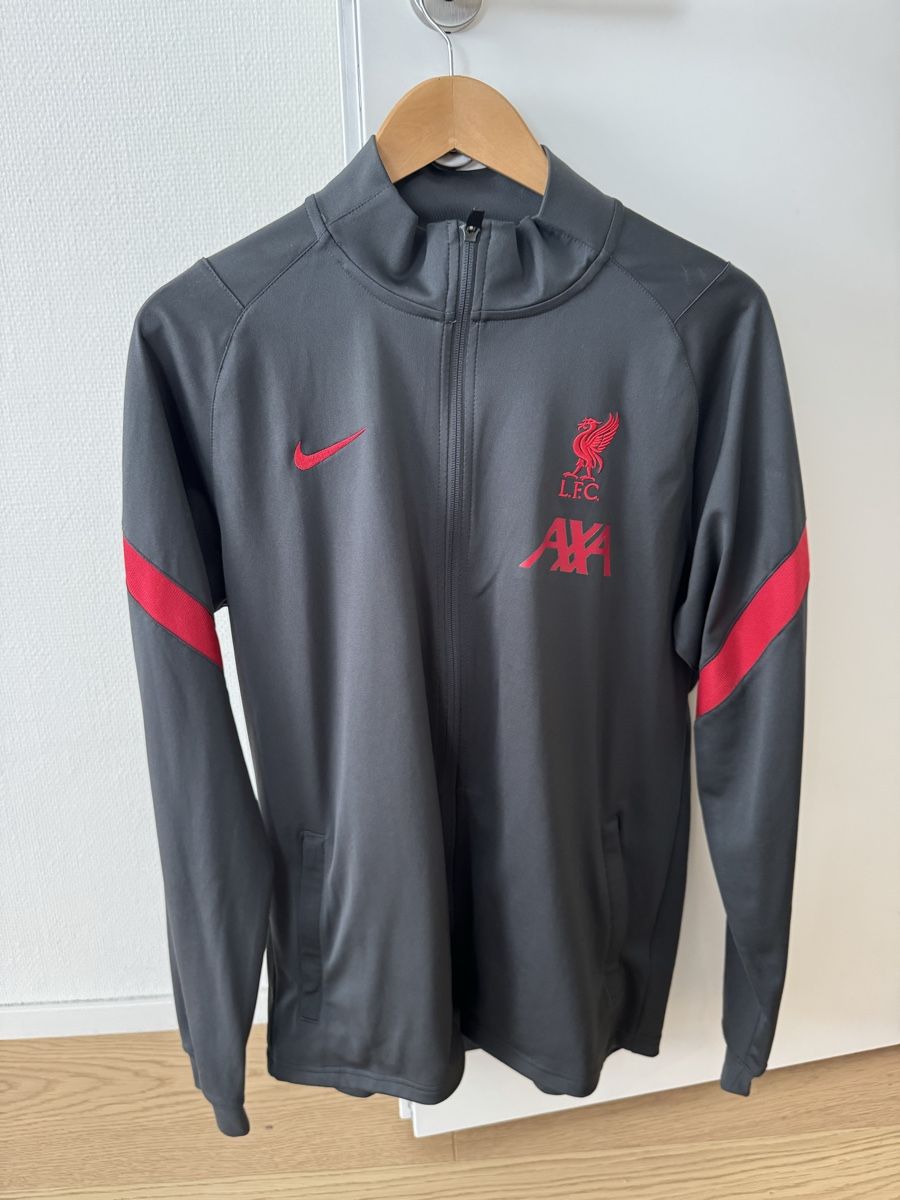 Nike Giacche: Liverpool Trainingsjacke L – Usato da Goldach venduto da Anfield02