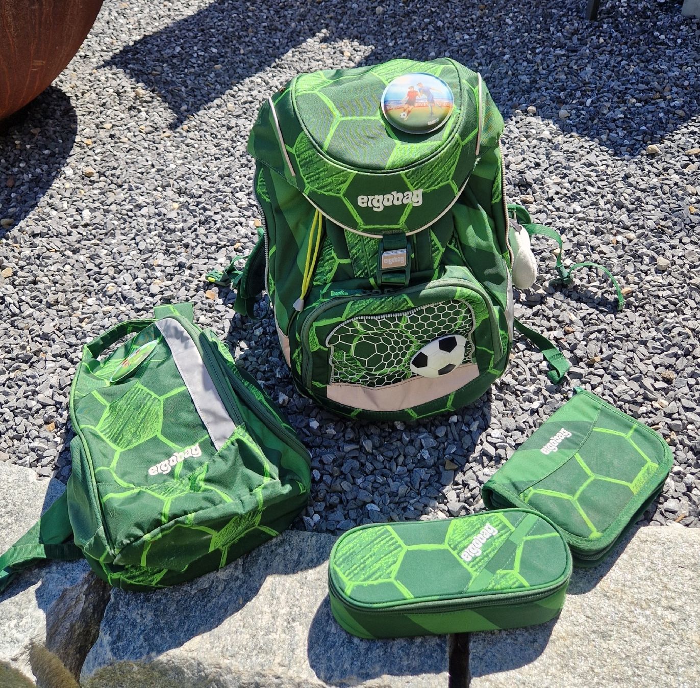 Ergobag Borse & Zaini: Ergobag Schulranzen Set mit 2x Etui und Turnrucksack – Usato da Schindellegi venduto da COIFFY 7