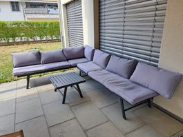 Gartenlounge Ecksofa mit Tisch guter Zustand 187/195cm 