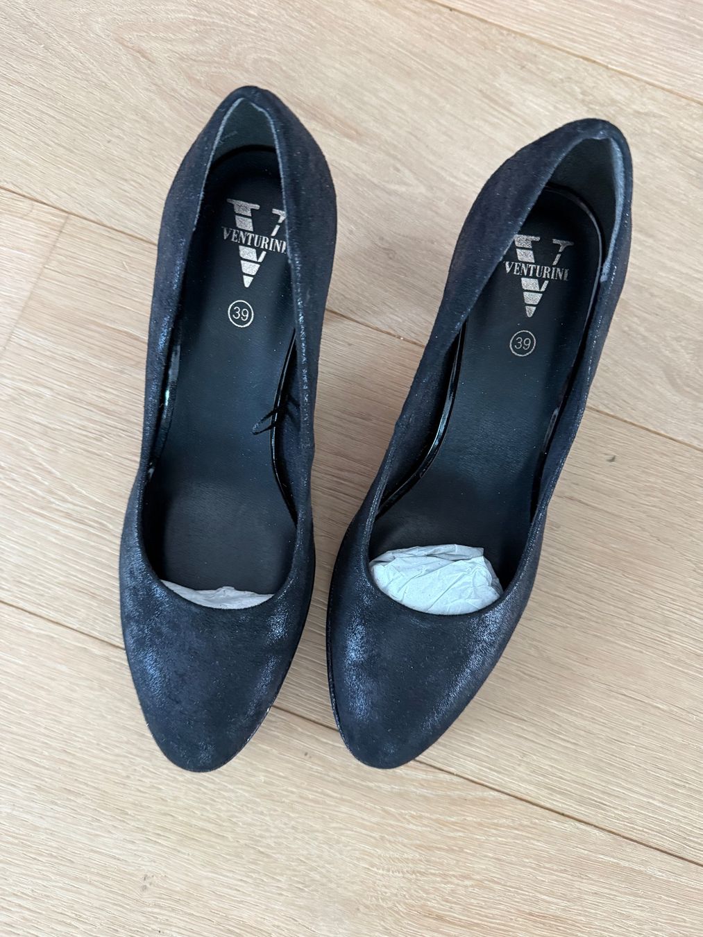 Scarpe da donna: Schwarze Venturini Pumps, Grösse 39, NEU – Nuovo (secondo la descrizione) da Buhwil venduto da Lin66 1