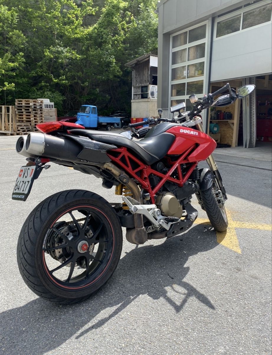 Ducati Strada: Ducati Hypermotard 1100 – Usato da Zeneggen venduto da Holzjoni 2