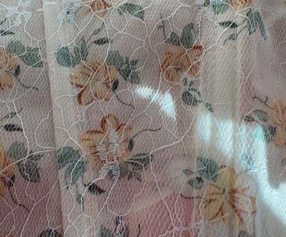 Tops: Corset dentelle floral – D'occasion à Lausanne par milou201619 2