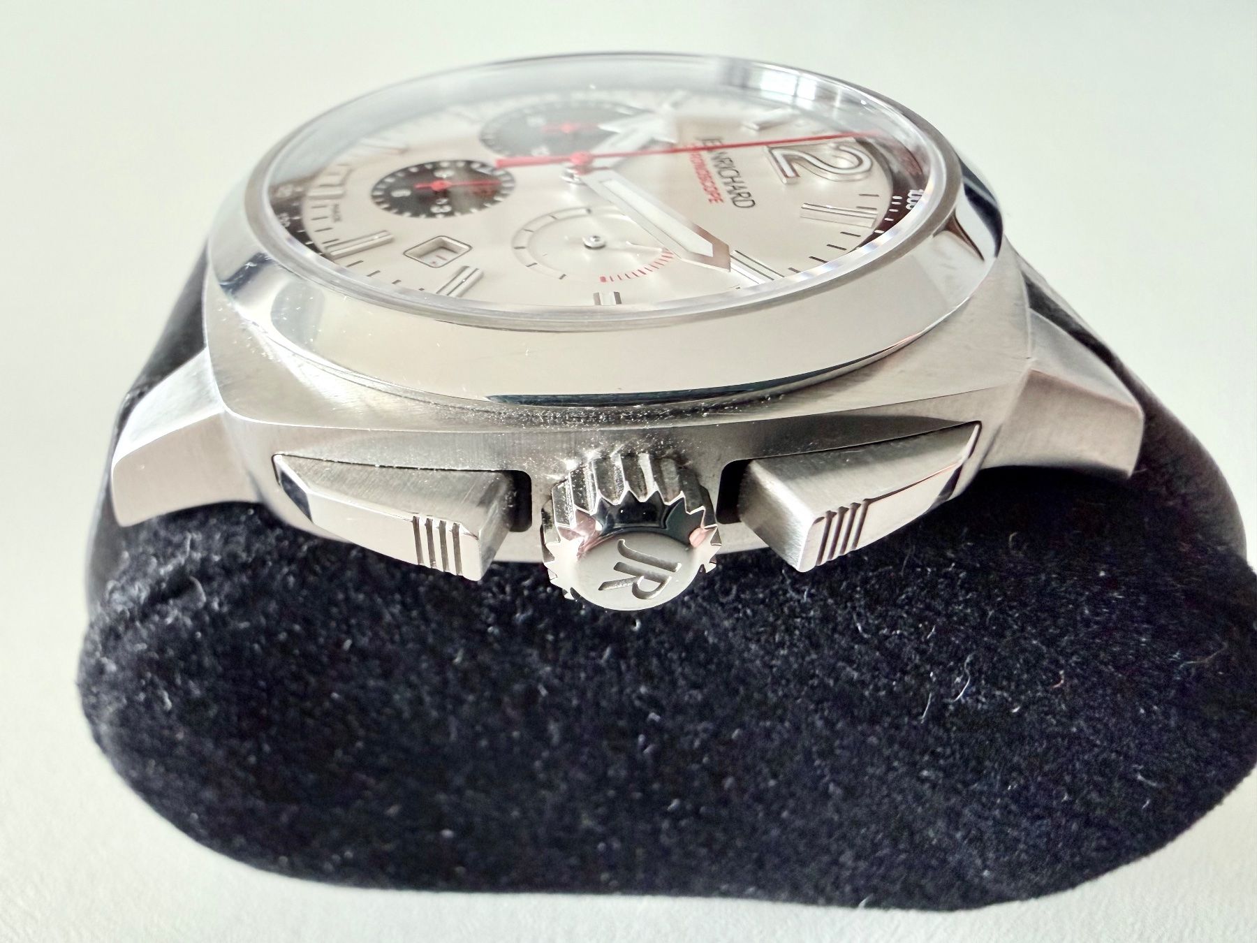 JeanRichard Orologi: DANIEL JEANRICHARD Rare Chronoscope "Panda", SRP Fr. 9300.- – Nuovo e nell'imballaggio originale da Le Mont-sur-Lausanne venduto da LycaGallery 4