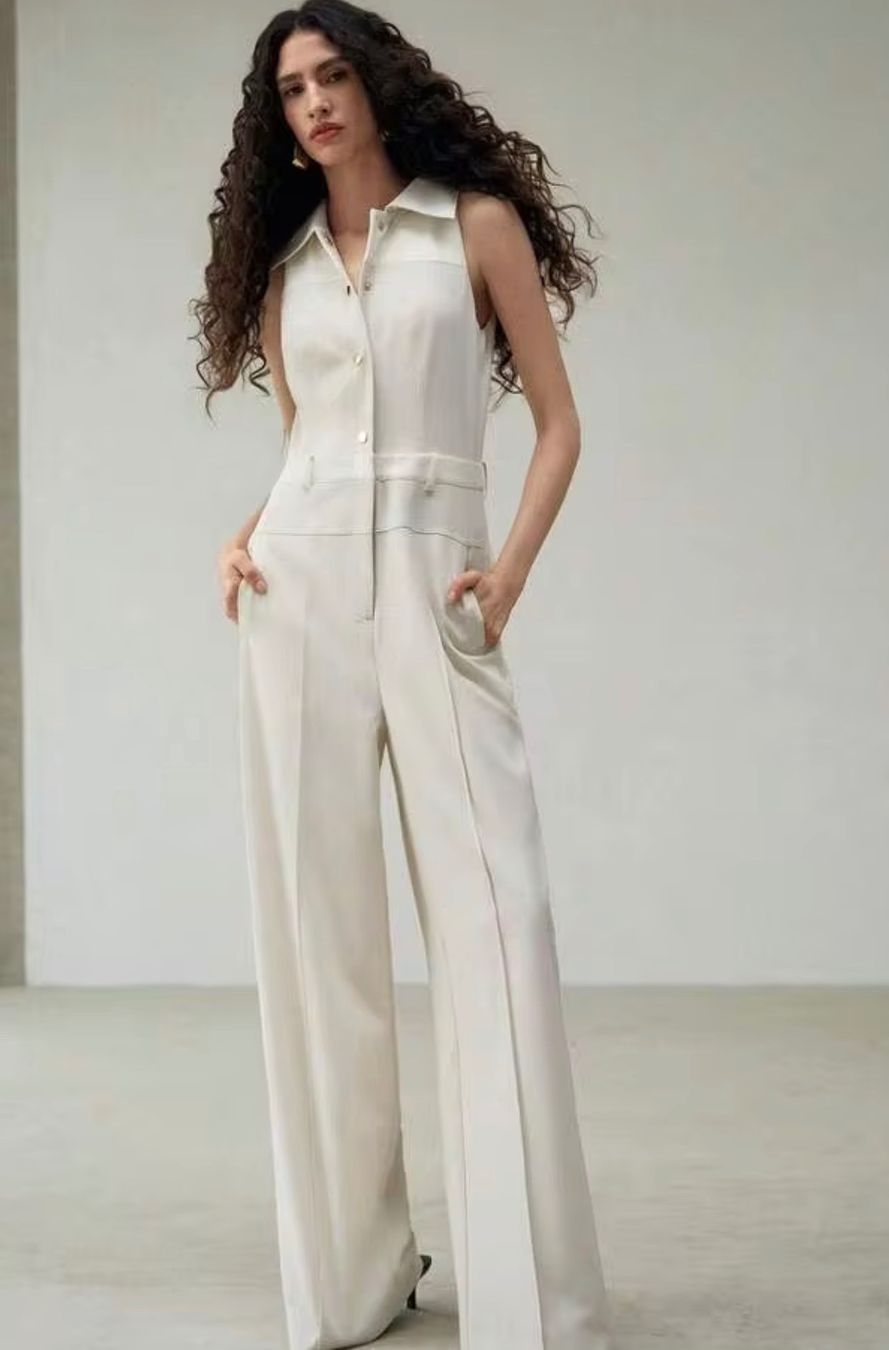 Tute: Damen Jumpsuit ärmellos hellbeige Grösse M – Usato da Vitznau venduto da cat_qsh8