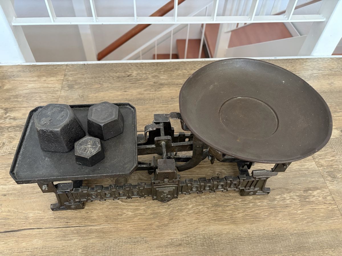 Waagen und Gewichte: Antike Waage mit Gewichten Eisen dunkelbraun – Gebraucht aus Bauma von Palmero5 2