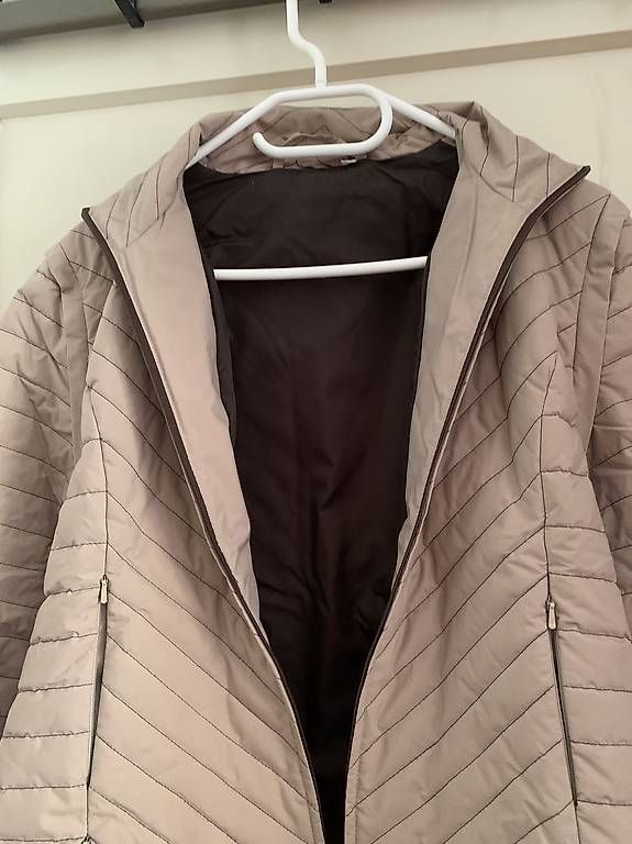 Giacche: Beige Steppjacke  – Usato da Zürich venduto da lil_xr6x 2