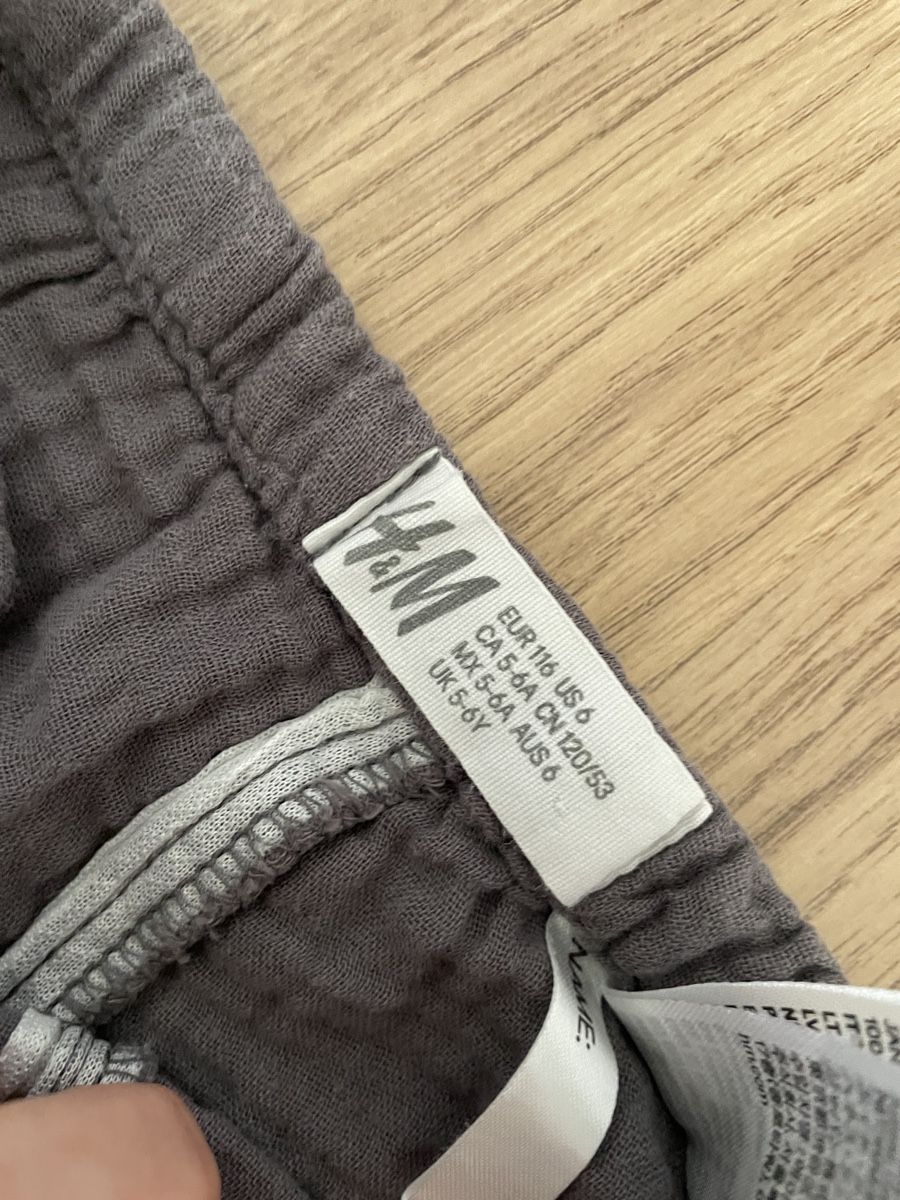 H&M Pantaloni: H&M | Shorts | Musselin | Grösse 116 | grau  – Usato da Zürich venduto da samira12382 2