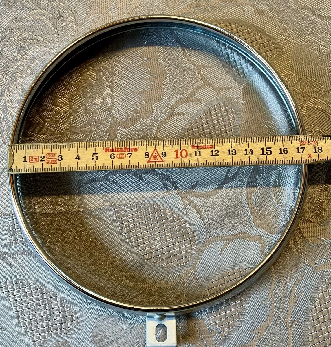 Accessori per altri veicoli: 2 Chrom Scheinwerferringe Durchmesser vorne 17 cm – Nuovo (secondo la descrizione) da Richterswil venduto da Andisun 1