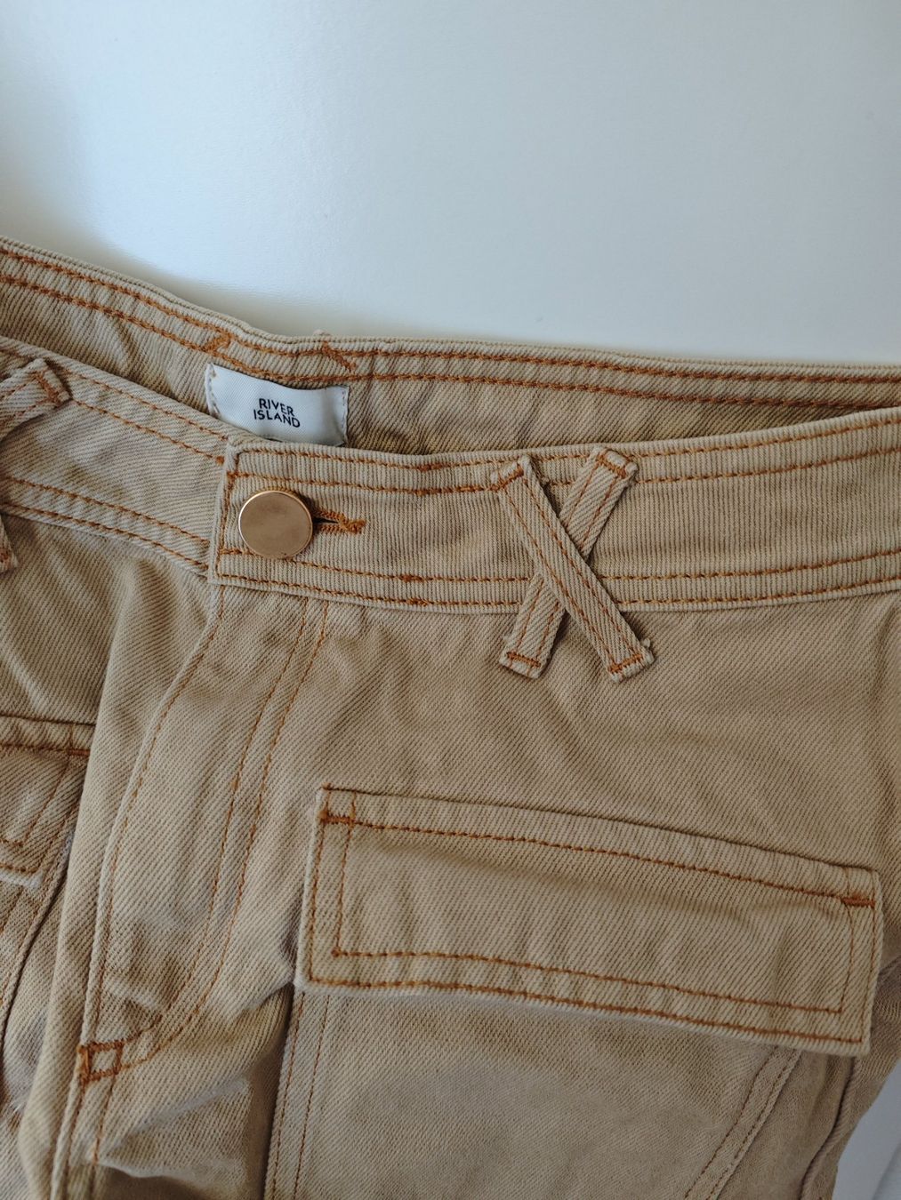 Pantalons: Short – D'occasion à Hermenches par kar_zj5h 1