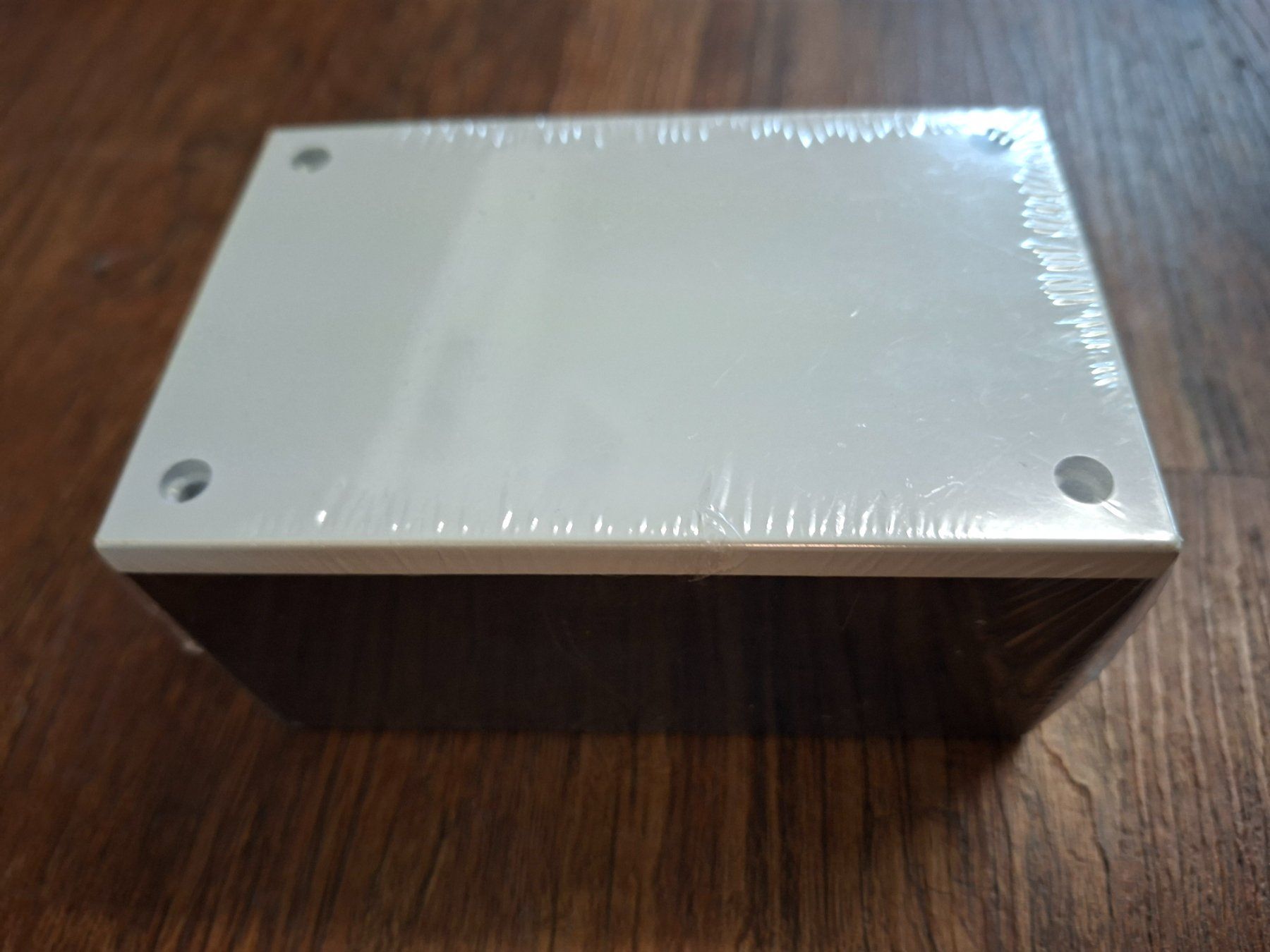 Componenti elettronici: Kunststoffbox – Nuovo e nell'imballaggio originale da Niedergösgen venduto da piccorx5
