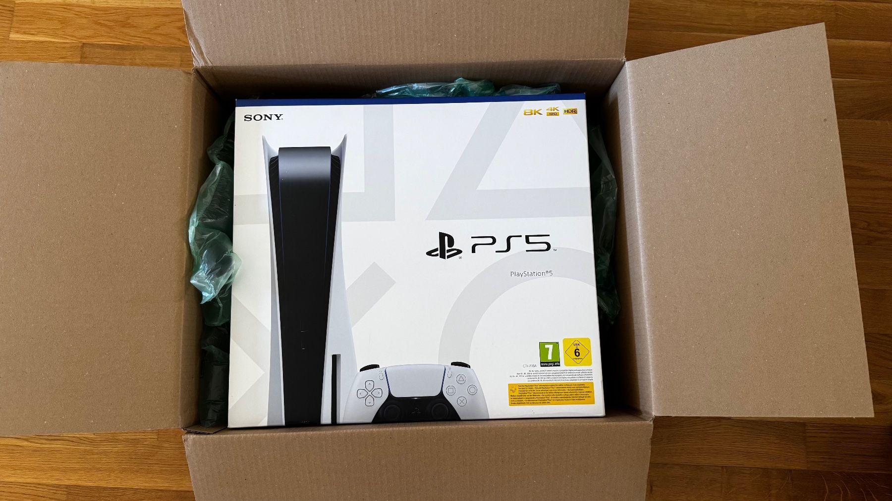 Sony Console: SONY PlayStation 5 mit Controller, 2 Games und Zubehör – Usato da Turgi venduto da Masuti 5