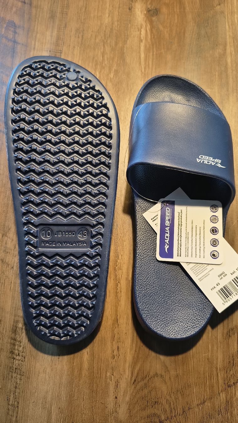 Herrenschuhe: Badeschlappen Aquaspeed neu – Neu und originalverpackt aus Langenthal von Chrixi77