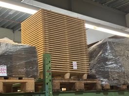 Posten mit +/- 30 halben Paletten (Lot 393) 8108 Dällikon