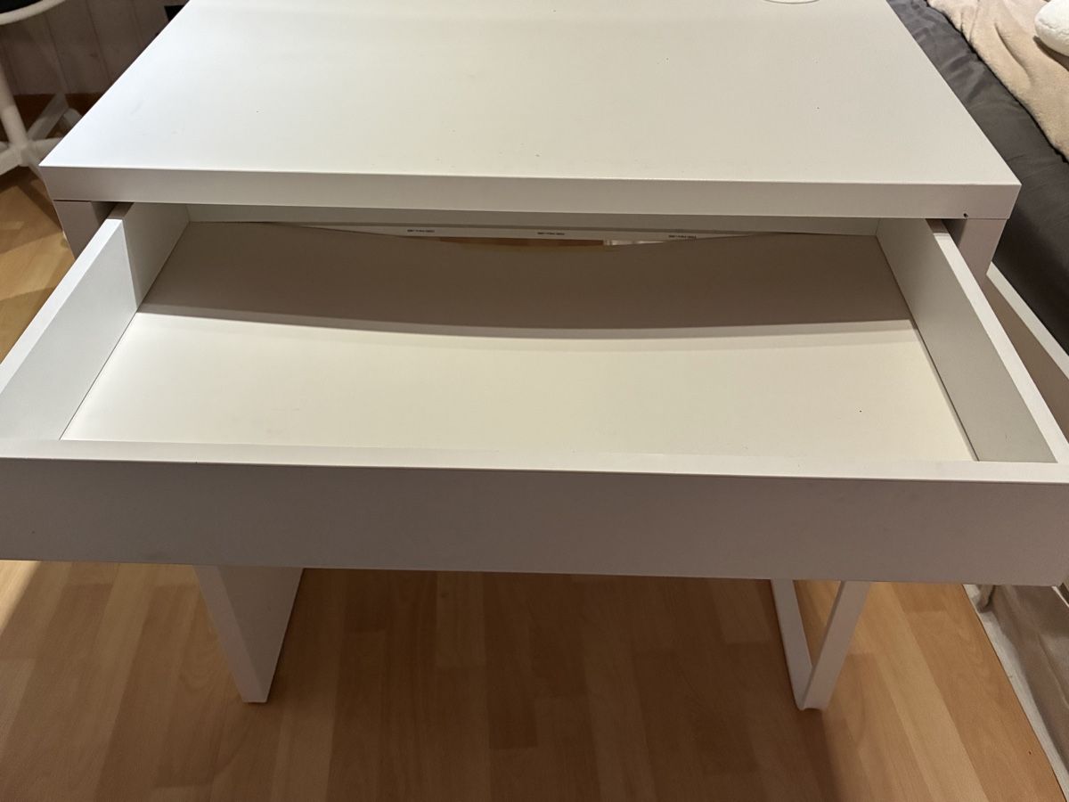 Schreibtische: Bureau blanc avec tiroir – Gebraucht aus Chénens von Picco82 1