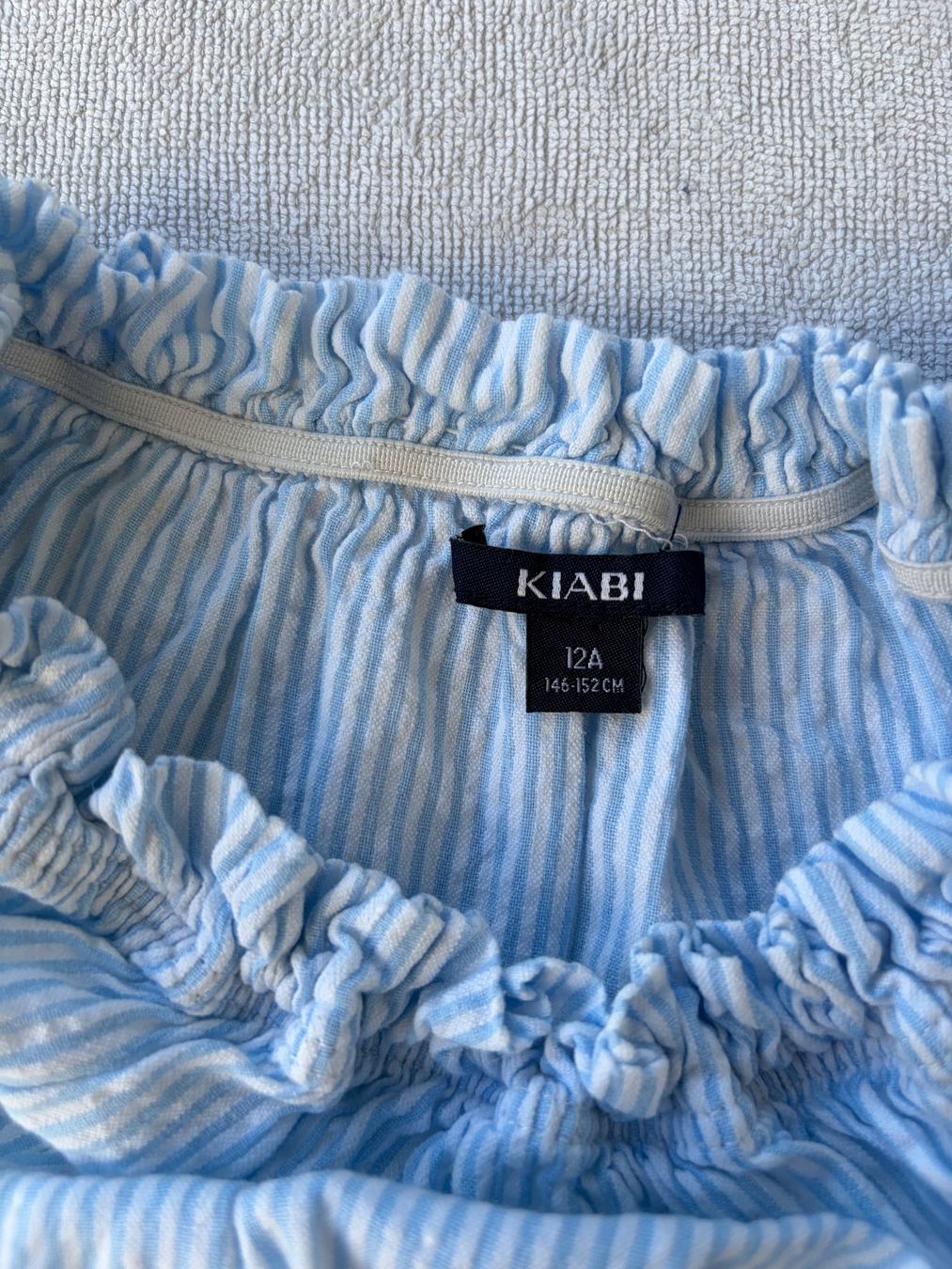 Camicette, T-shirt & Top: Mädchen Bluse KIABI Gr 146-152 cm – Usato da Hallwil venduto da maxima2006 2