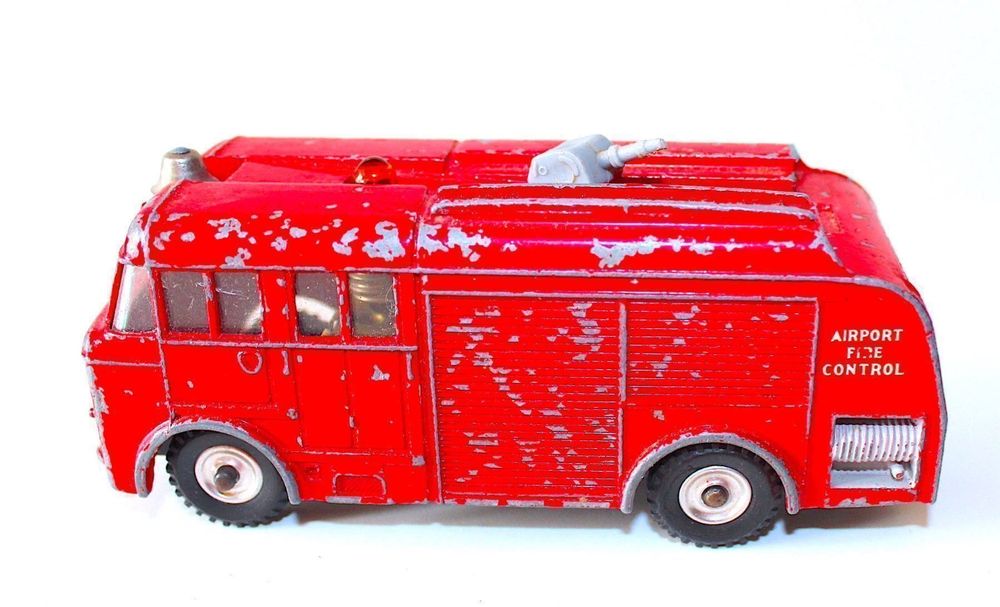 Dinky Toys Jouets: VINTAGE SCHÖNER DINKY TOYS FEUERWEHR LKW+BLINKL. – D'occasion à Ipsach par Merlux