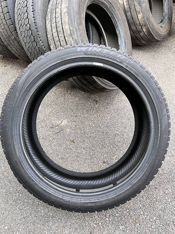 Pneus & Kompletträder: Pirelli Winter2 275/40 R22 – Gebraucht aus Stabio von mse_w2tl 1