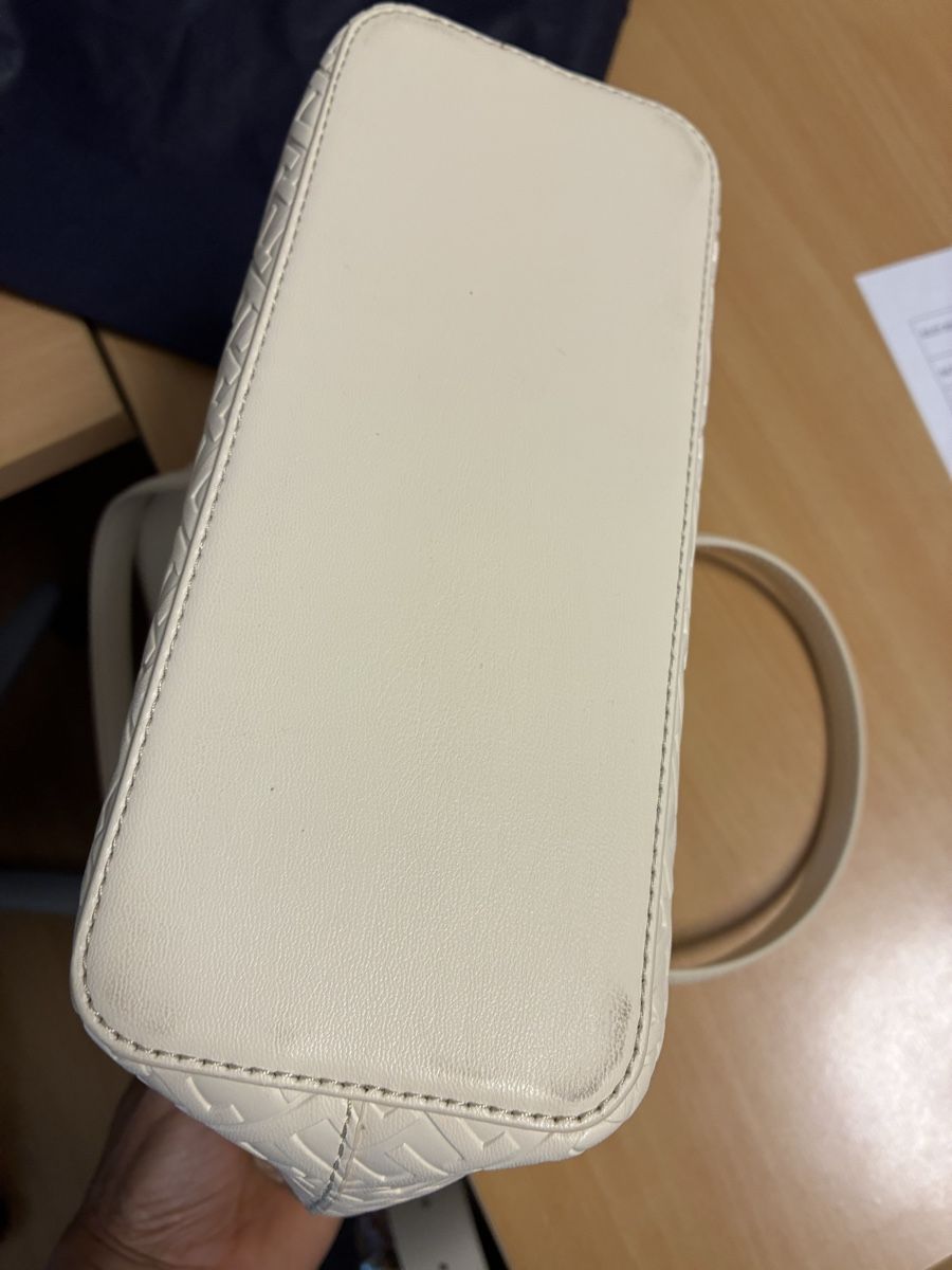Tommy Hilfiger Borse da donna: Tommy Hilfiger blanc cassé neuf – Nuovo e nell'imballaggio originale da Brent venduto da miloune 4