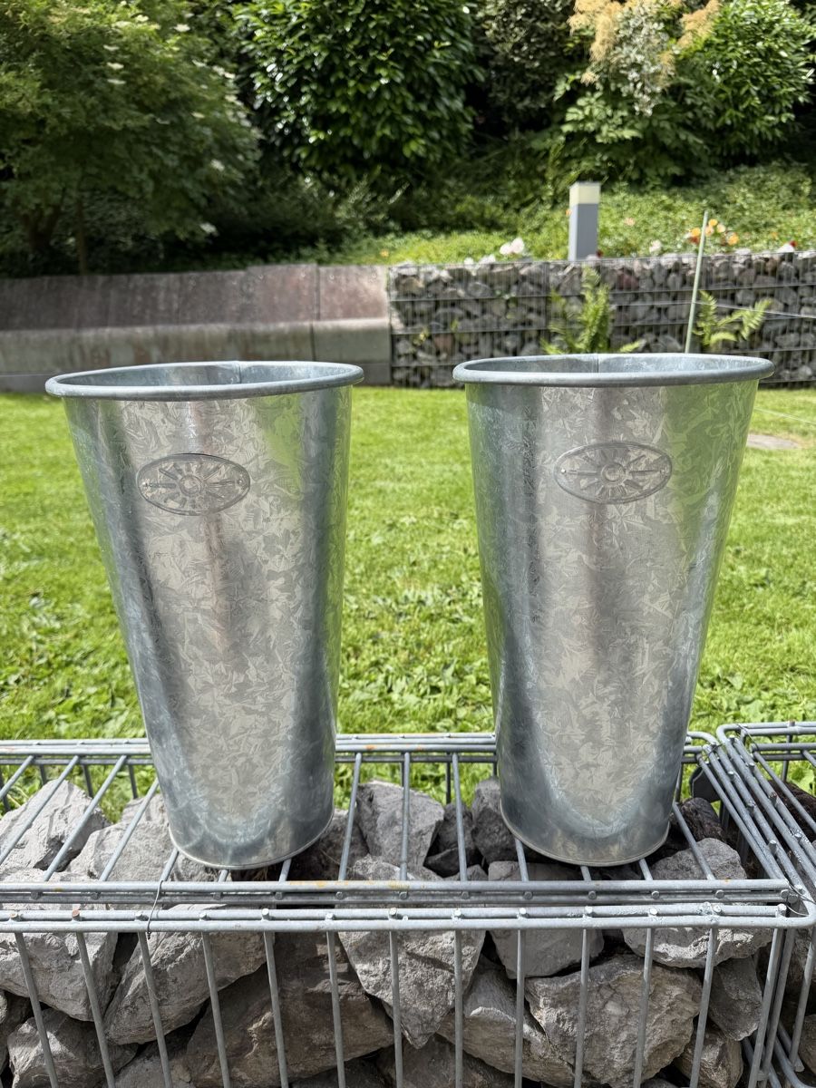Pots de fleurs: Zwei Blumentöpfe – D'occasion à Gockhausen par Dbielmann