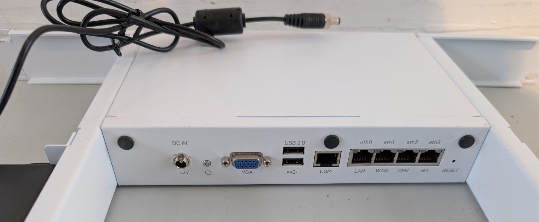 Sophos Firewall: Sophos SG 105 Revision 2 FireWall – Usato da Dietlikon venduto da ComdatAG 2