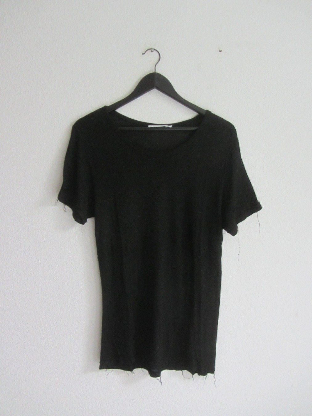Weekday T-shirt: WEEKDAY - T-Shirt schwarz locker S – Usato da Zürich venduto da Diazaio