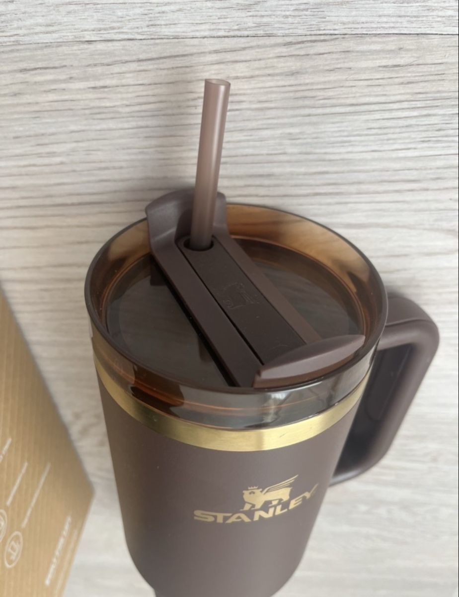 Stanley Borracce & Thermos: Gourde Stanley Neuve – Nuovo (secondo la descrizione) da Neuchâtel venduto da xiao_bei 2