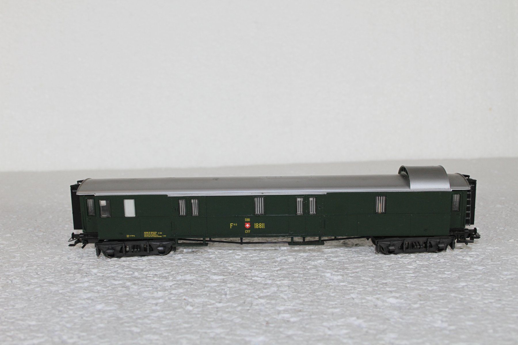 Märklin Modellini di ferrovie: Marklin 4146 SBB Gepäckwagen mit DC Achsen – Usato da Triesen venduto da gleis8 4