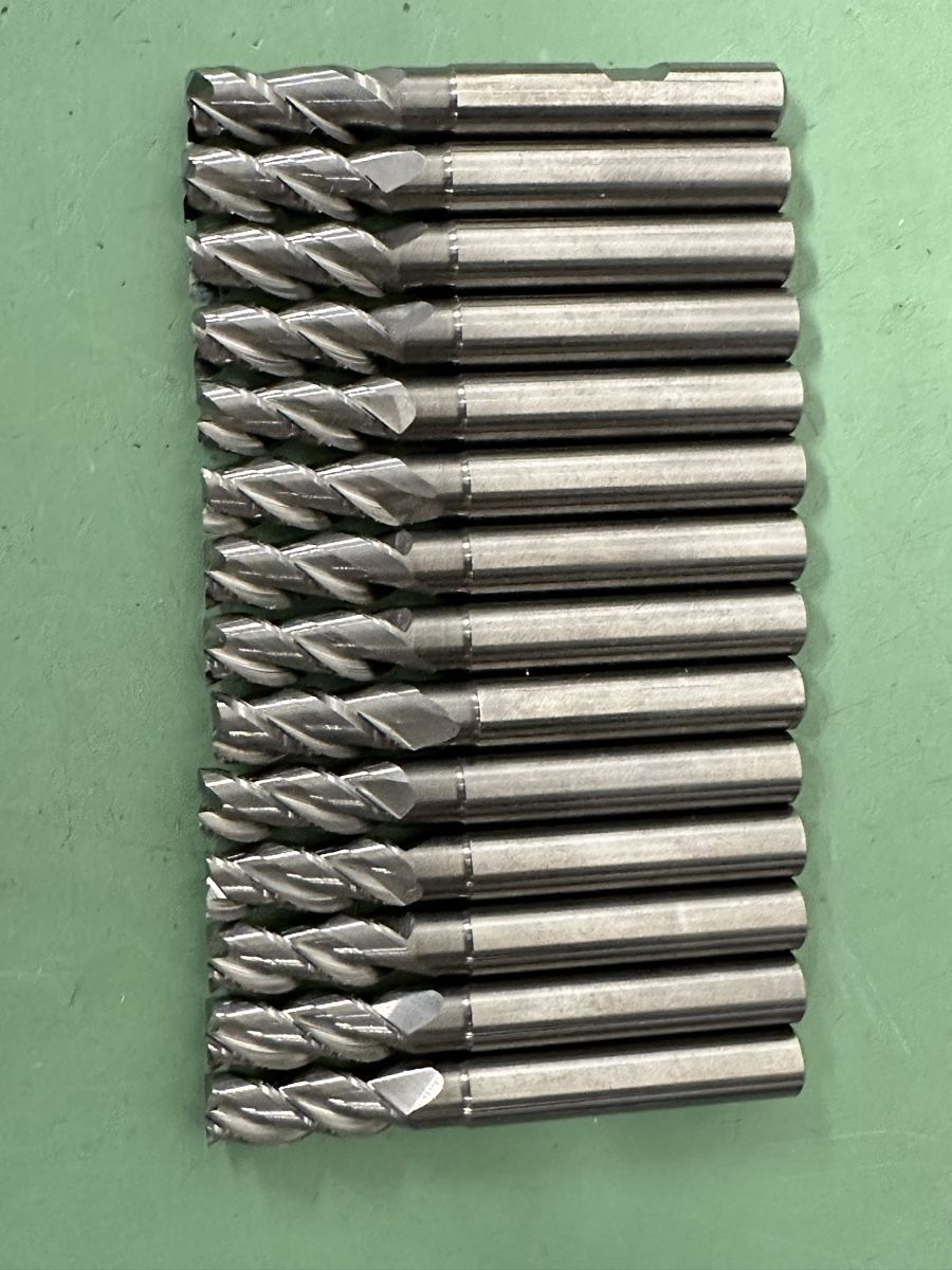 Tutti gli attrezzi: Schaftfräser, Carbide end mill, Ø 8 mm – Usato da Aarberg venduto da SNMachines 1
