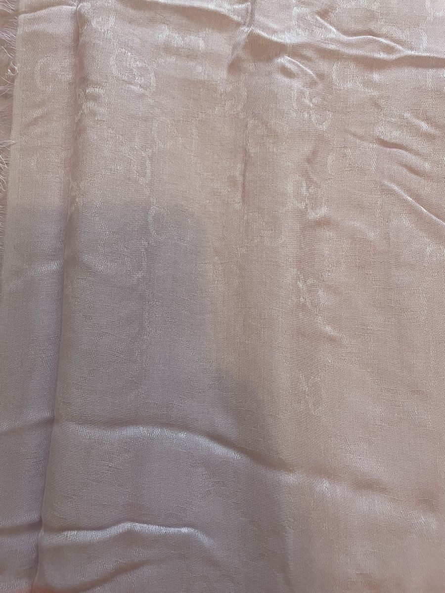 Gucci Foulard & Sciarpe: Gucci Schal / Neupreis CHF 450.- – Nuovo (secondo la descrizione) da Oberarth venduto da abi127 1