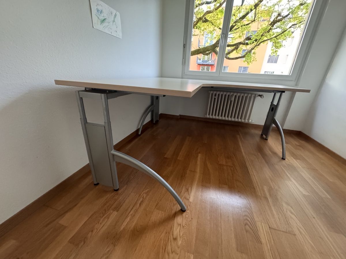 Schreibtische: Bürotisch, Ecktisch – Gebraucht aus Zürich von benno-s