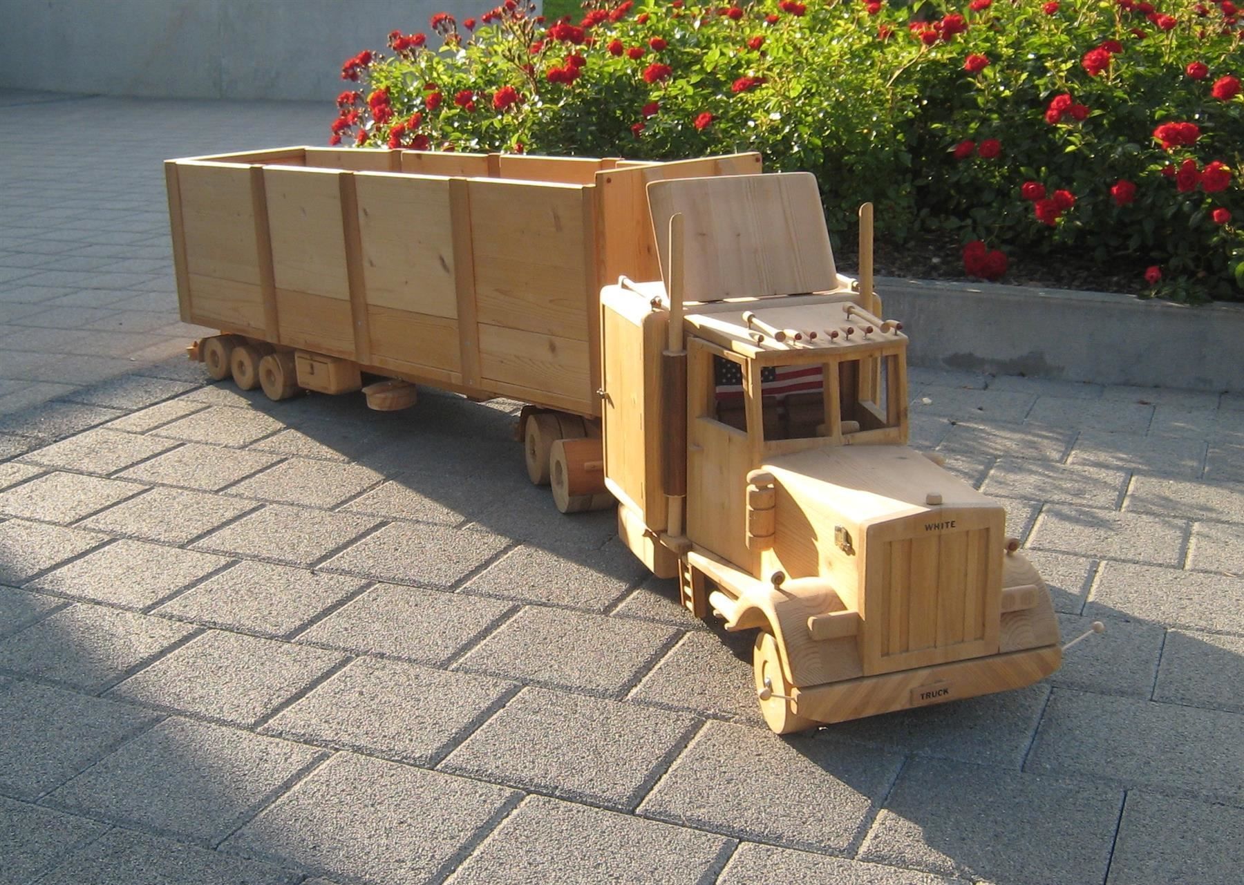 Kit di modellismo & Modellini statici: USA Tracker aus Holz – Nuovo (secondo la descrizione) da Embrach venduto da Olympia52 4