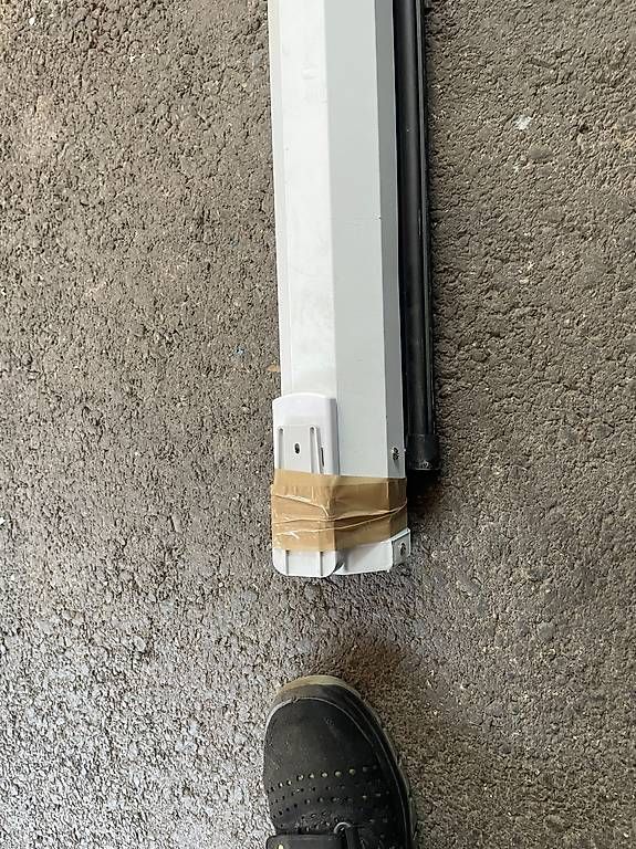 Monitor: Leinwand, Kino, Bildschirm, – Usato da Niederscherli venduto da Wildlachs 1