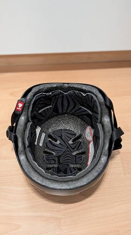 Helme: RED Trace Snowboardhelm schwarz matt – Gebraucht aus Stäfa von ElPolloLoco 4