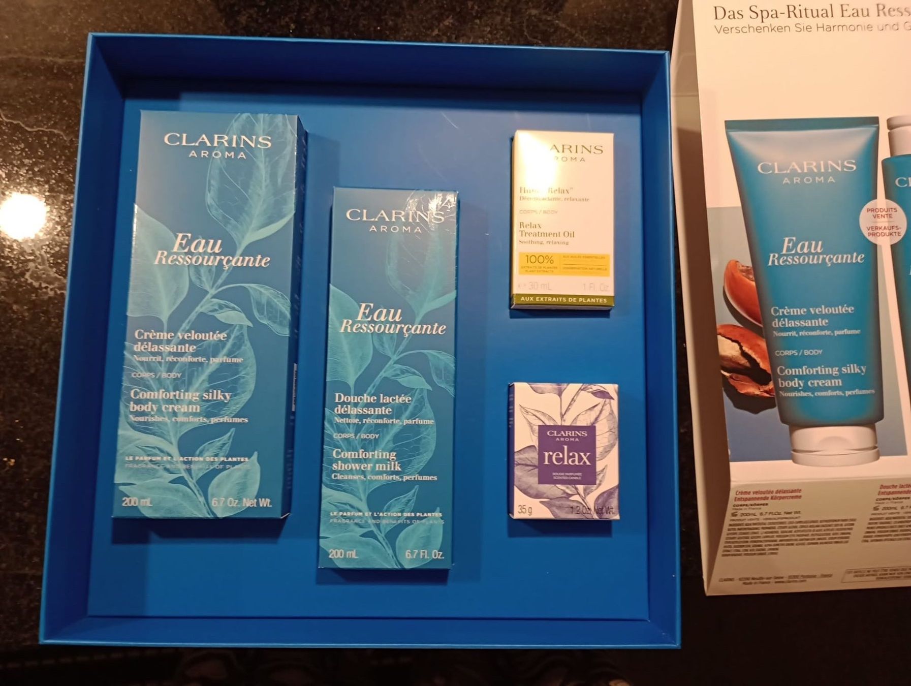 Clarins Altro per la cura del corpo: Clarins Geschenkkoffer – Nuovo e nell'imballaggio originale da Wädenswil venduto da Mirm1.0 5
