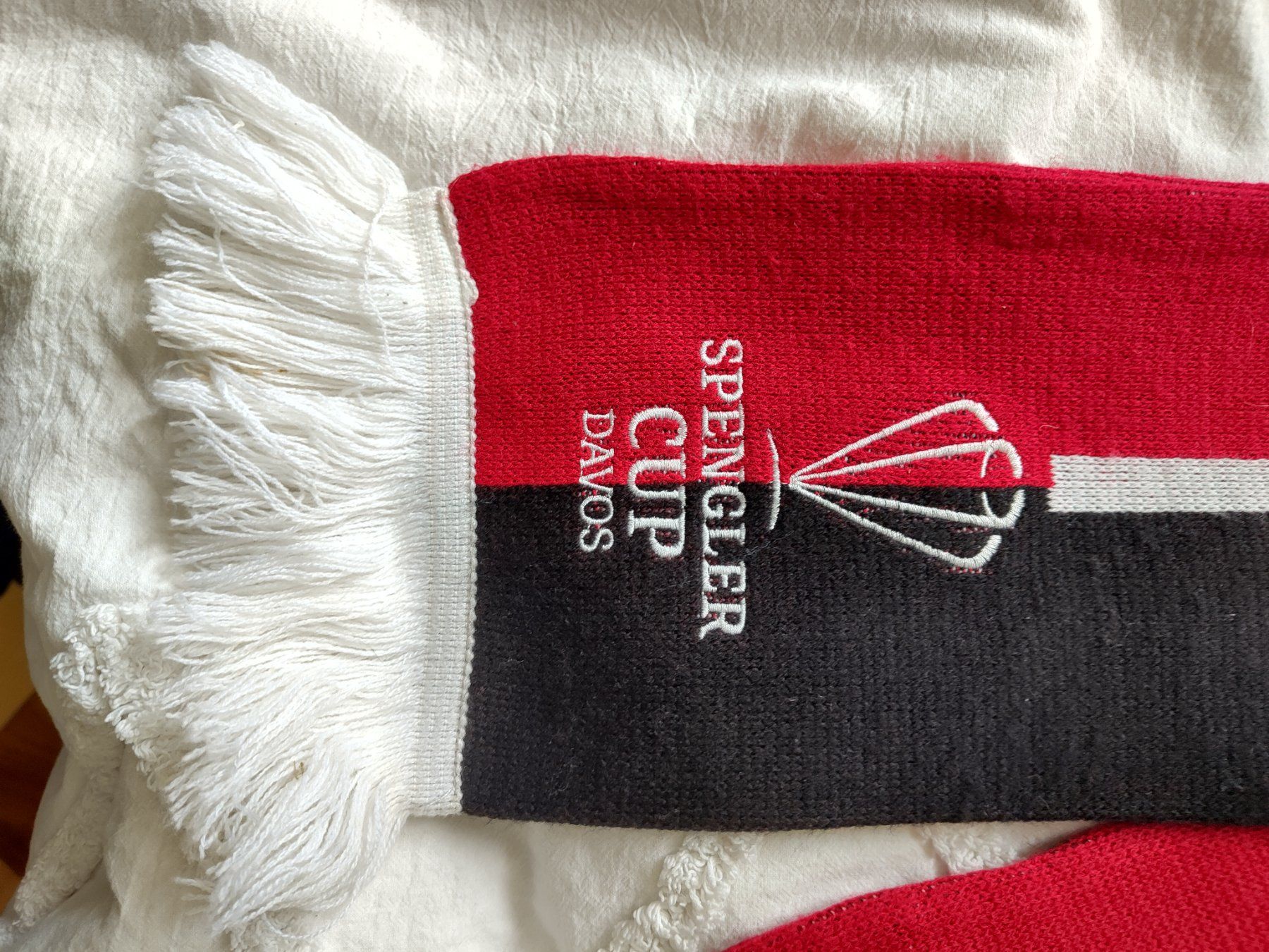 Foulards & écharpes: Schal Spengler Cup Team Canada – D'occasion à Bern par fullhouse782 1