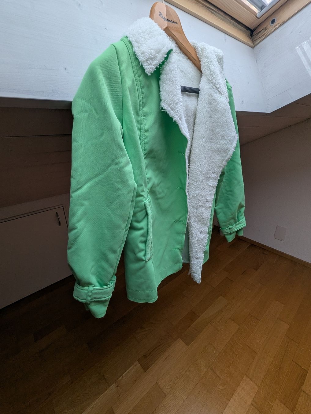 Giacche: Mintgrüne Herbstjacke mit Teddyfutter, Grösse S – Nuovo e nell'imballaggio originale da Schongau venduto da Netwick 1