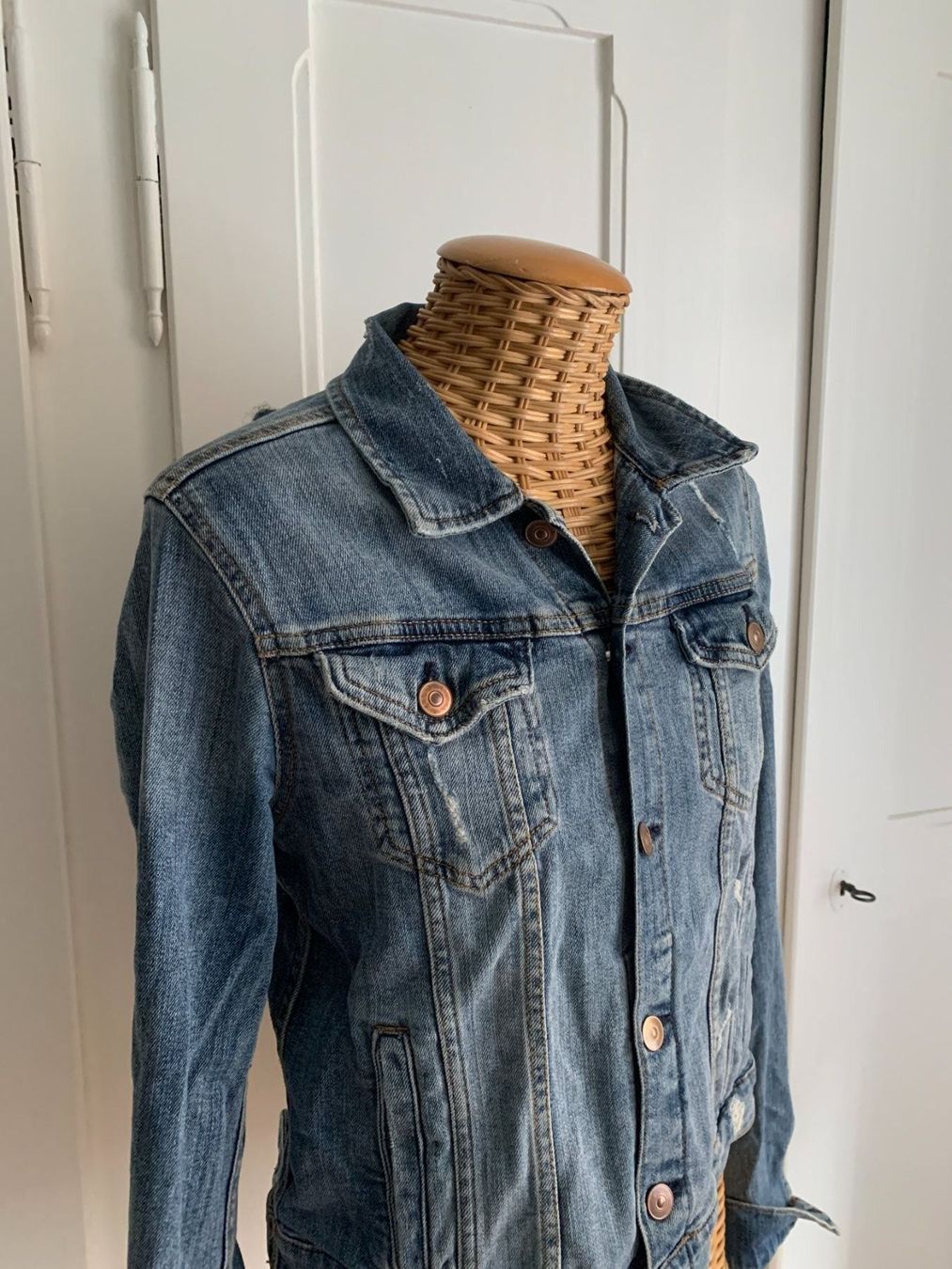 H&M Giacche: Jeansjacke blau - 36 – Usato da Zürich venduto da Diazaio 1