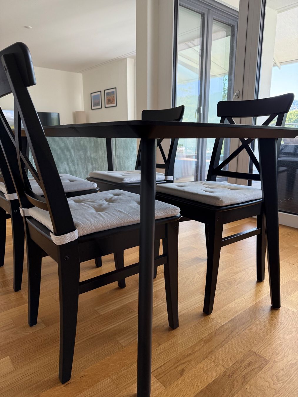 Ikea Sedie: IKEA ROSENTORP 4 Stühle, schwarz – Usato da Dietikon venduto da Katryna