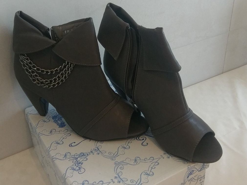 Damenschuhe: Belle chaussures dame à talon 39 – Neu (gemäss Beschreibung) aus Prilly von RoDyRe