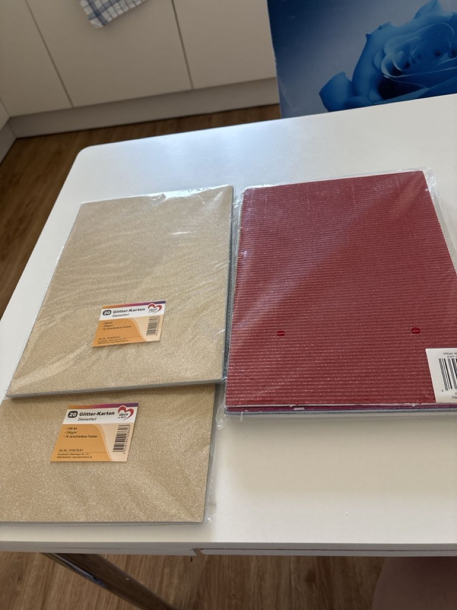 Carta: Glitterkarton & Wellpappe – Nuovo e nell'imballaggio originale da Amriswil venduto da SCHLOSSGEISTLI