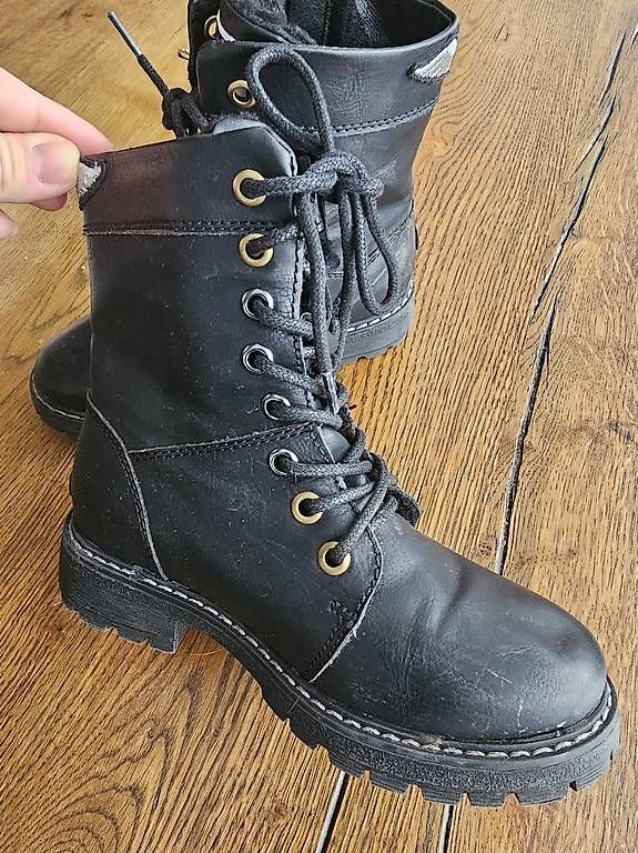 Scarpe per ragazzi: Mädchenstiefel nr 31 – Usato da Grosshöchstetten venduto da Qenko